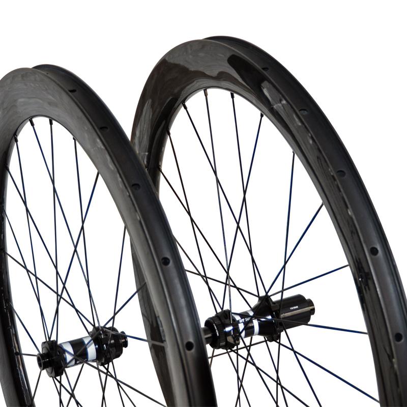 28mm wide 55mm deep road wheelset
