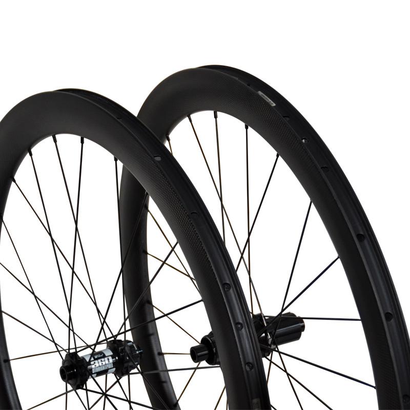 25mm wide 50mm deep tubeless wheel